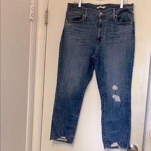 Levi Strauss & Co Brand Women's Distressed Cropped Trendy Blue Jeans Size 34